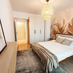 Spacious 506 Апартаменти *