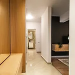 Spacious 506 شقة