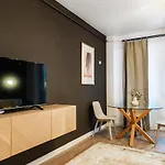 Spacious 506 شقة