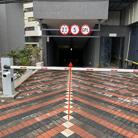 Spacious 506 *
