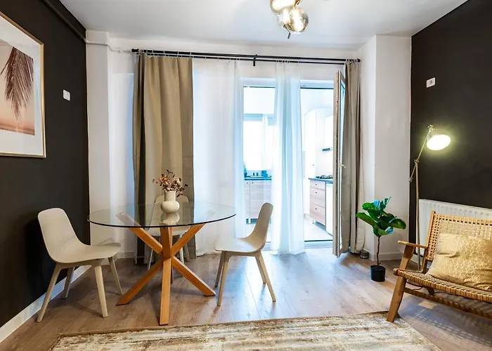 Spacious 506 *