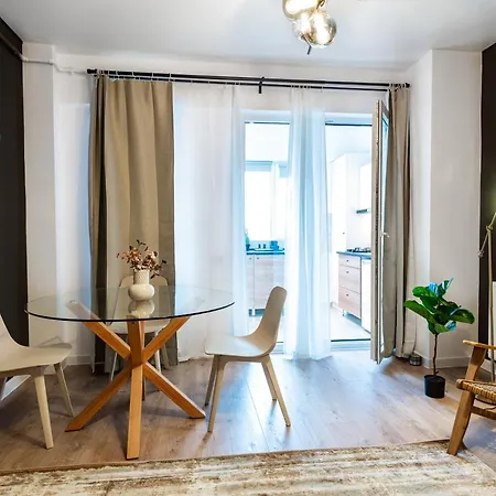 Spacious 506 *
